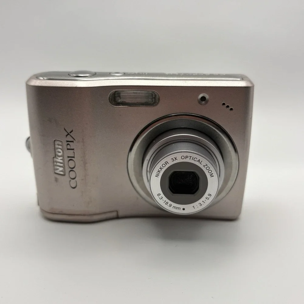 Nikon Coolpix L14 7.1 Megapixel Digital Camera Silver W/ 1gb Mem Card - Tested